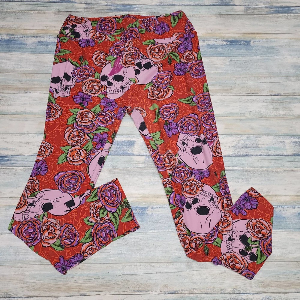 LuLaRoe Floral Skull and Roses Tall and Curvy Leggings Quirky Spooky